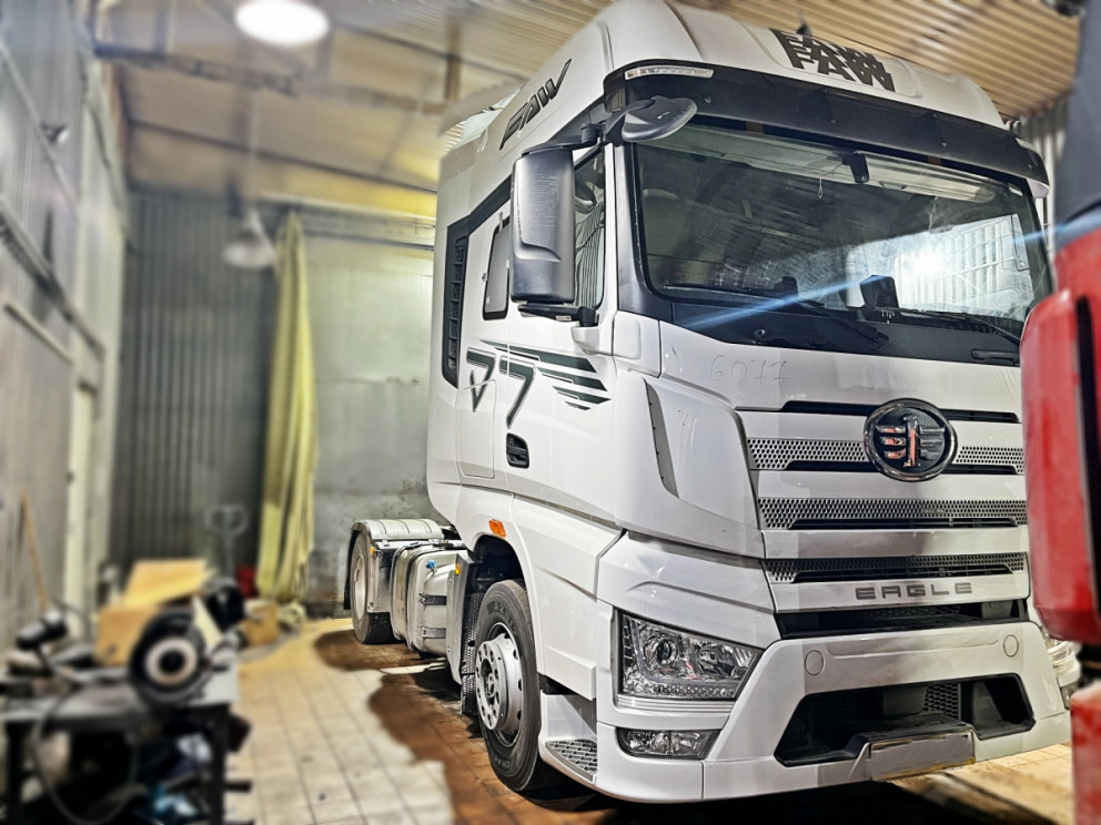 Гидрофикация тягача FAW J7 (4х2) под полуприцеп автовоз