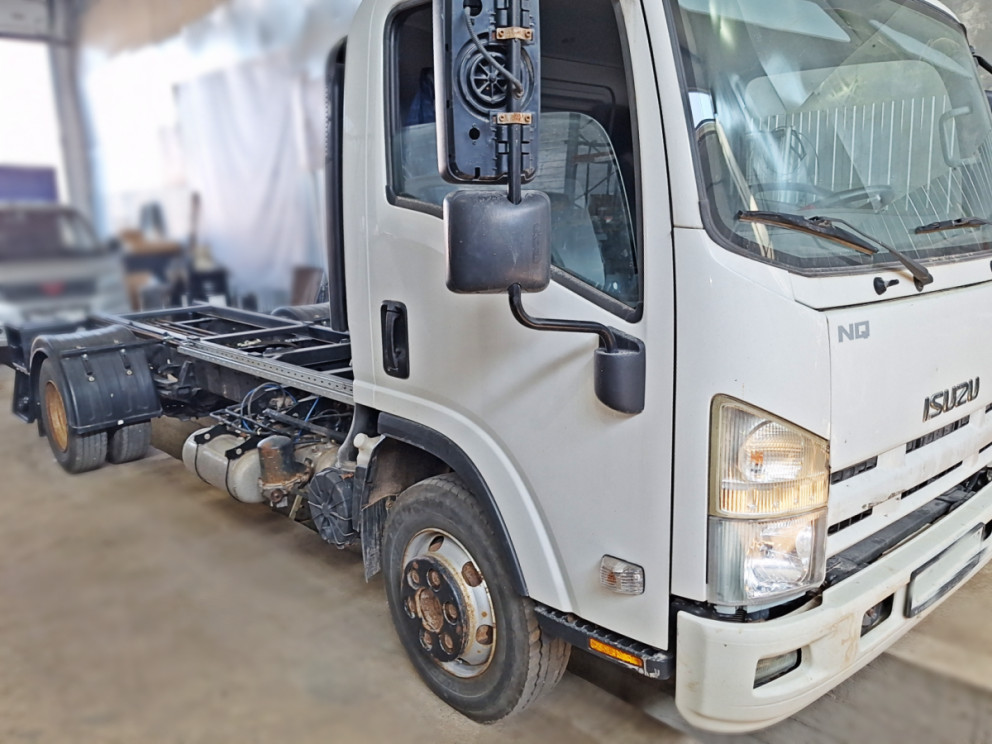 Монтаж гидравлических трубопроводов на ISUZU