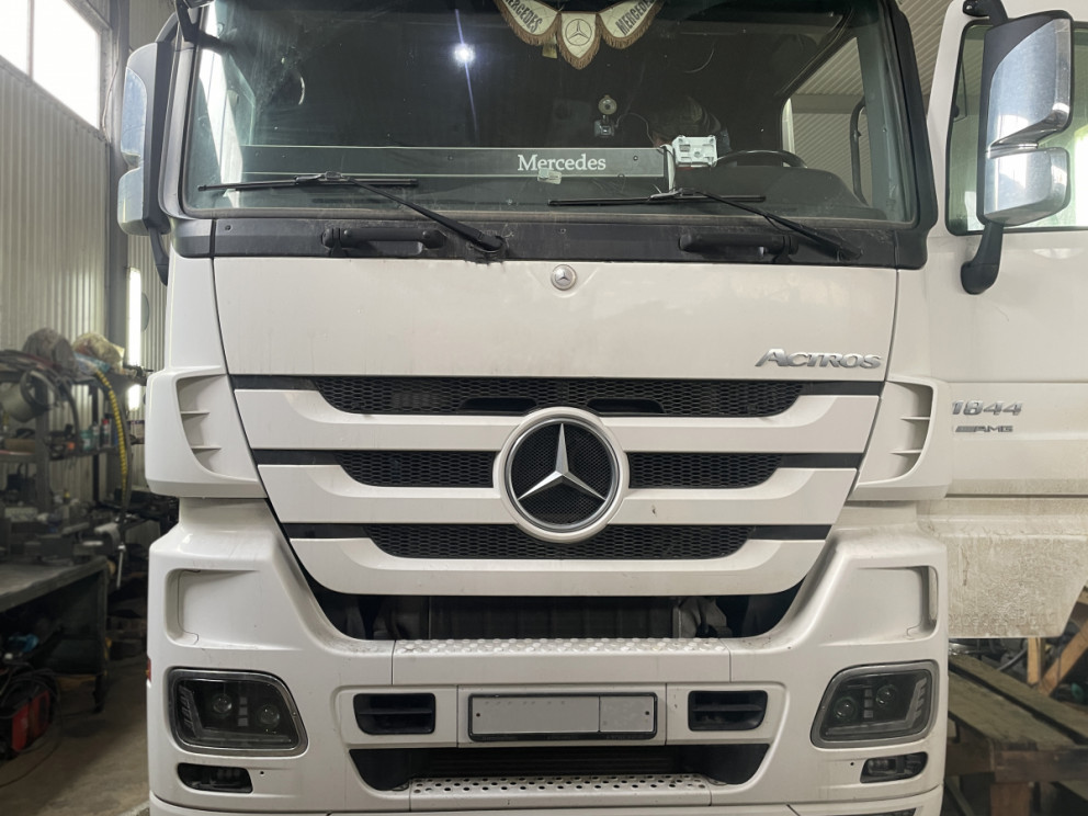 Установка гидравлики на Mercedes-Benz Actros в Горячем Ключе