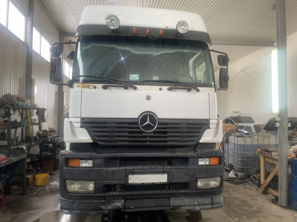 Установка гидравлического оборудования на Mercedes-Benz Axor Установка гидравлического оборудования на Mercedes-Benz Axor