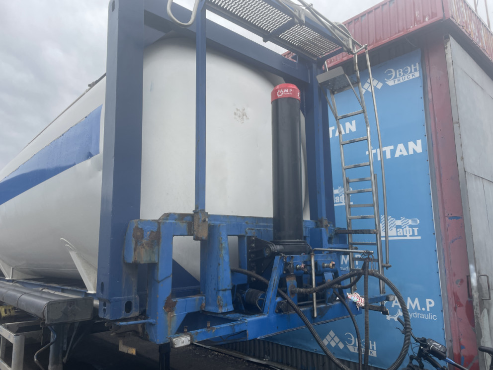 Установка гидроцилиндра на полуприцеп Fruehauf