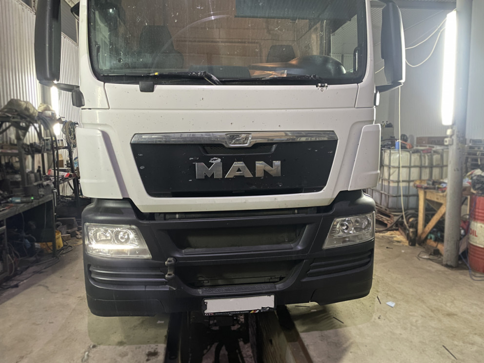Установка гидравлического оборудования на тягач MAN от A.M.P Hydraulic