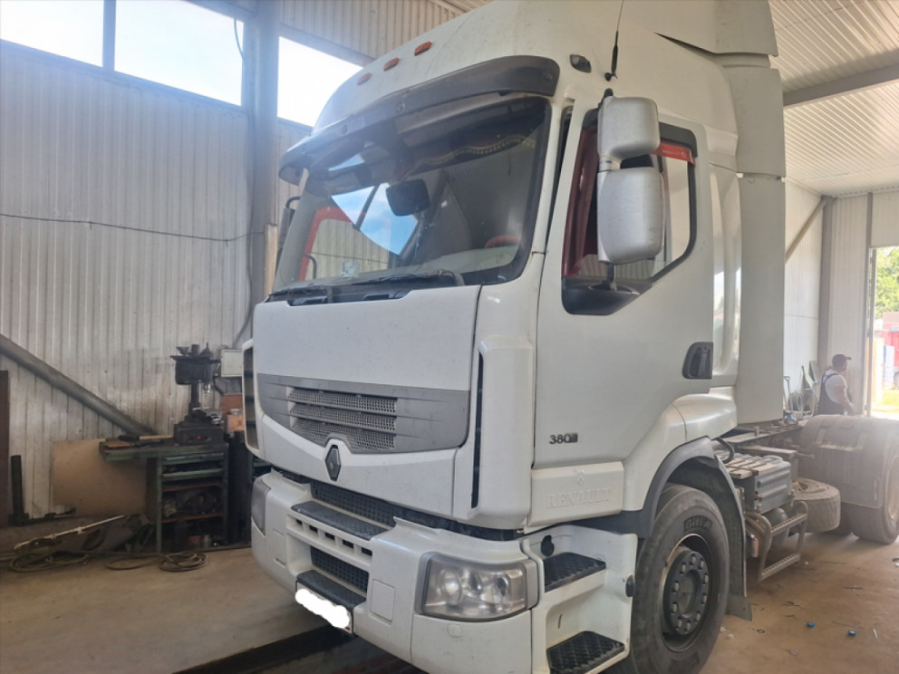Замена насоса и коробки отбора мощности на Renault