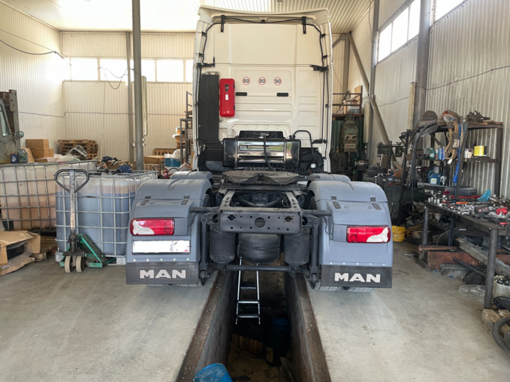 Установка гидравлики на MAN TGX 26.460 Установка гидравлики на MAN TGX 26.460