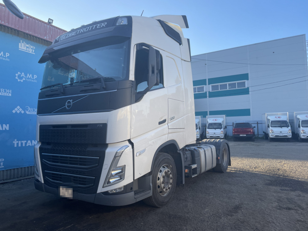 Переоборудование автовоза: установка гидравлики на VOLVO FH в Бронницах