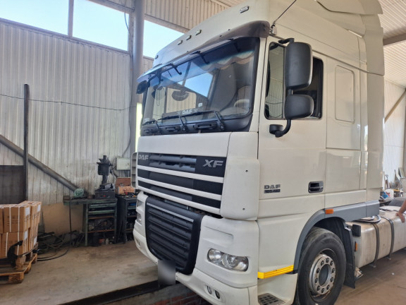 Гидравлика на седельный тягач DAF XF 105.460 для работы с автовозом