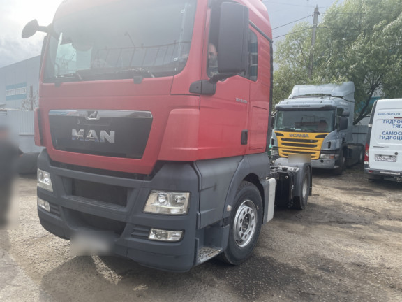 Установка гидравлики на MAN TGX 18.440 для навесного оборудования